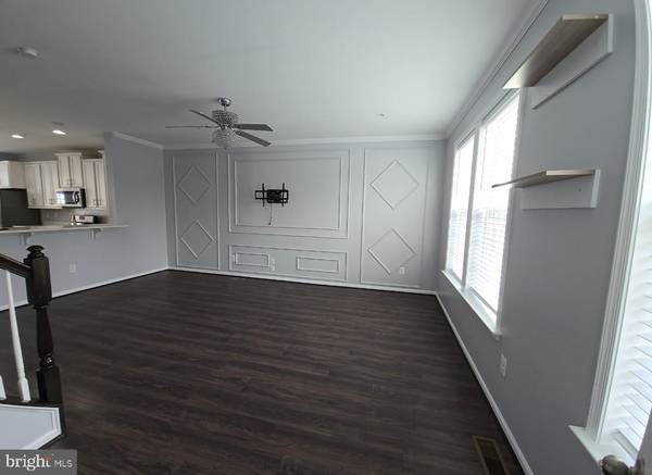 Frederick, MD 21701,211 SPRING BANK AVE