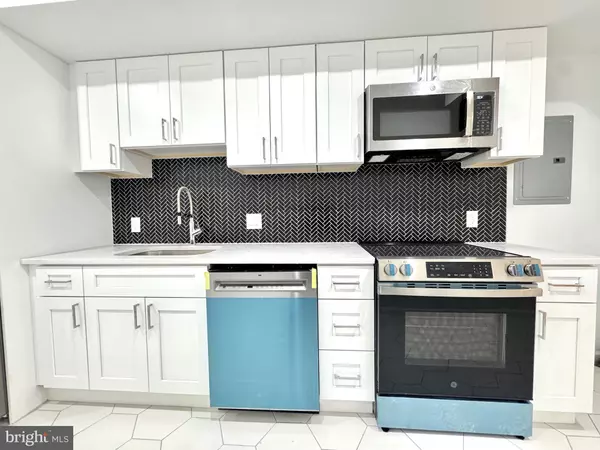 Philadelphia, PA 19147,781 S 3RD ST #2