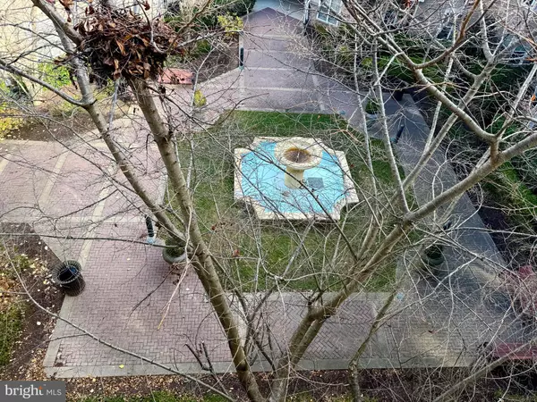 Rockville, MD 20850,501 HUNGERFORD DR #436