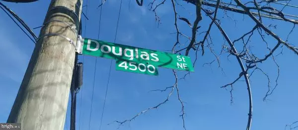 4410 DOUGLAS ST NE, Washington, DC 20019