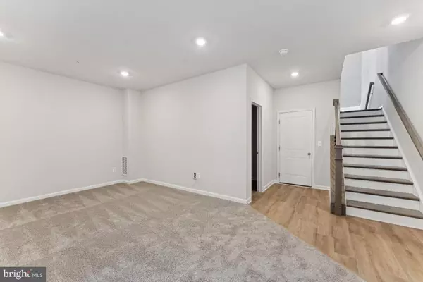 Damascus, MD 20872,10184 KINGS GROVE WAY