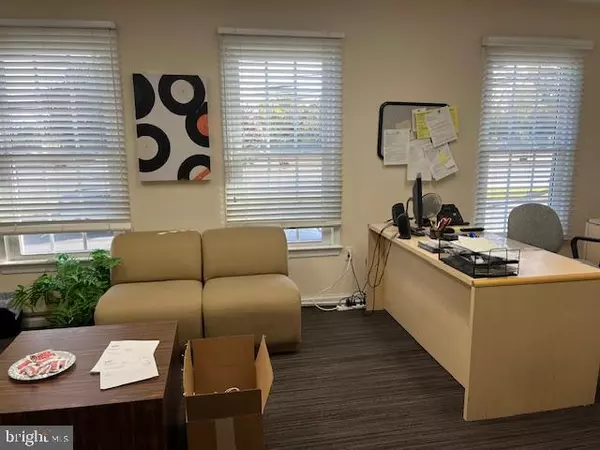 Rockville, MD 20850,932 HUNGERFORD DR #A-2B