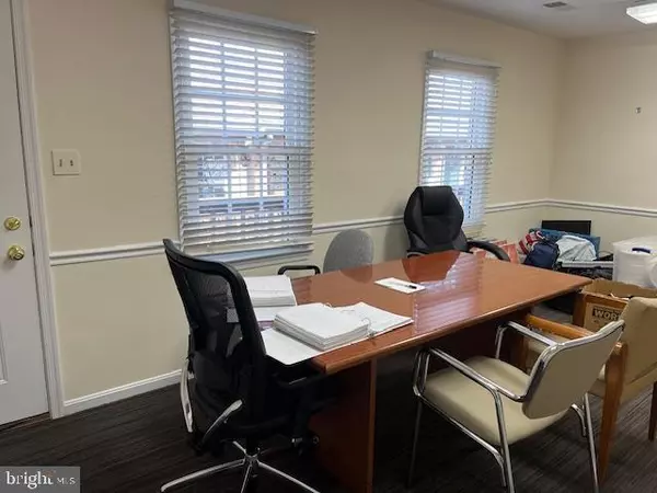 932 HUNGERFORD DR #A-2B, Rockville, MD 20850