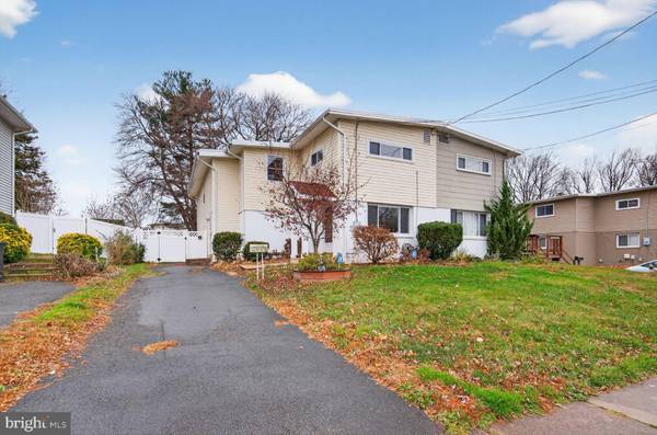 10609 MAPLE ST, Fairfax, VA 22030