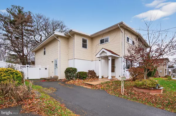 Fairfax, VA 22030,10609 MAPLE ST