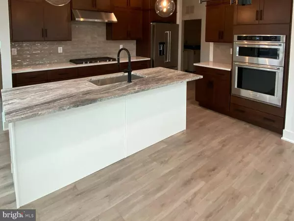 West Windsor, NJ 08550,10 CHERRY LN