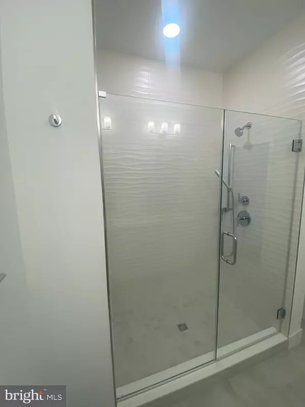 West Windsor, NJ 08550,5 CHERRY LN