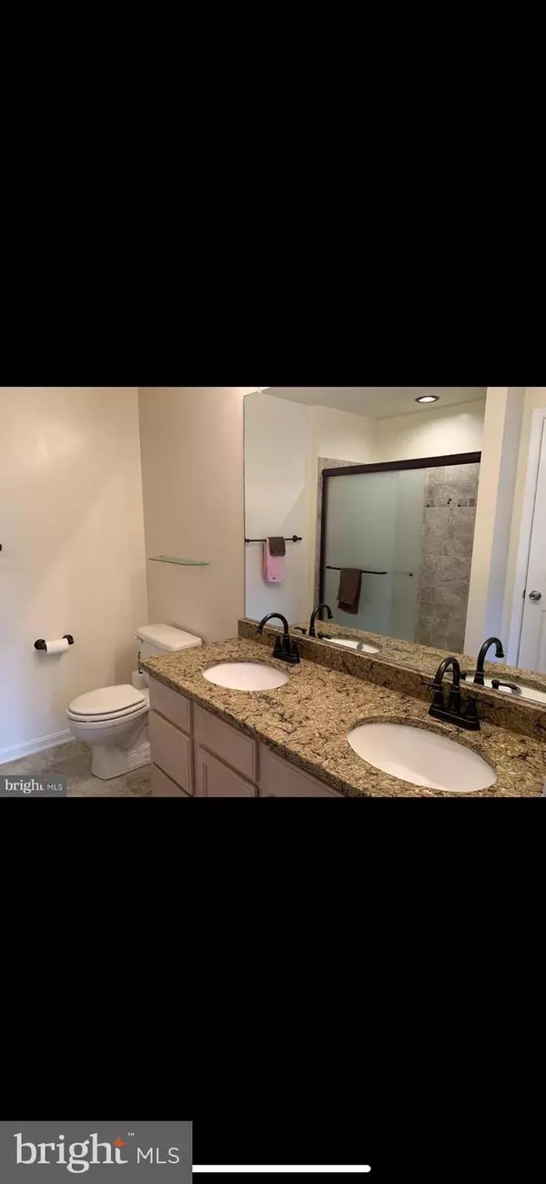 Herndon, VA 20171,2564 LOGAN WOOD DR