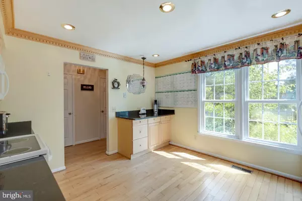 Vienna, VA 22182,8601 RAGLAN RD