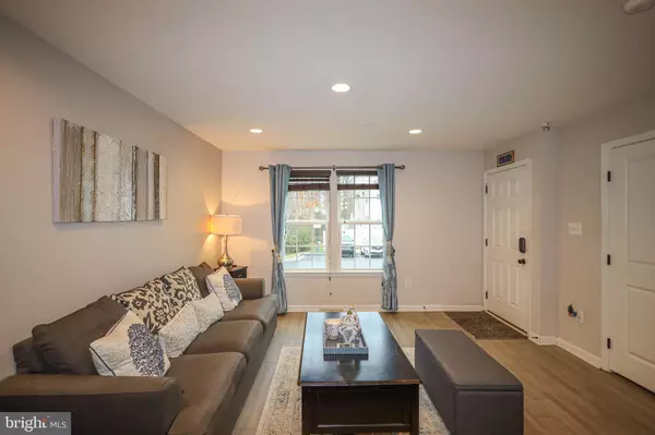 Clarksburg, MD 20871,11719 EMERALD GREEN DR #904C