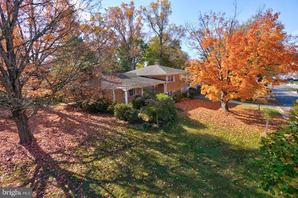 Bethesda, MD 20817,6220 ROBINWOOD RD