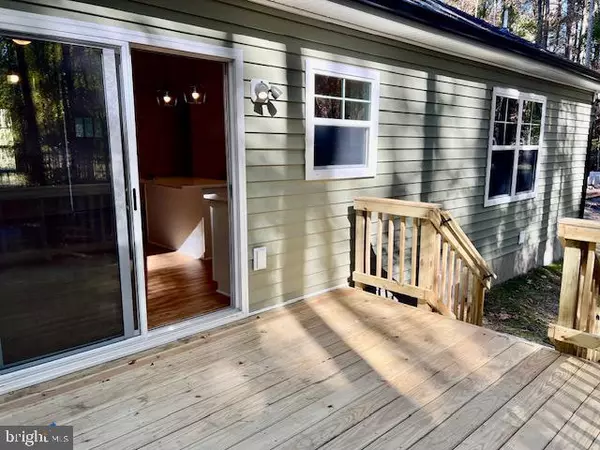 Colonial Beach, VA 22443,102 AZALEA WAY