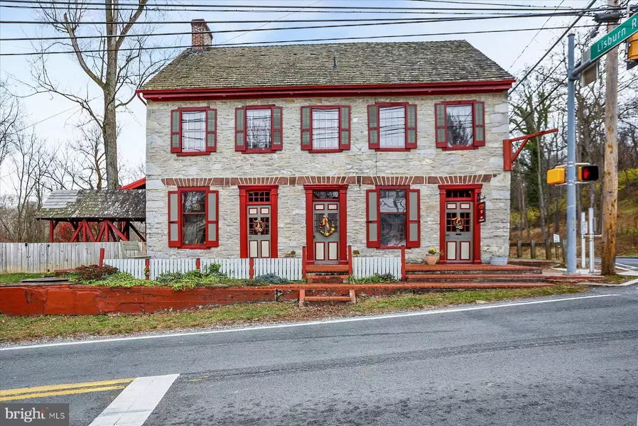 2600 S MARKET ST, Mechanicsburg, PA 17055