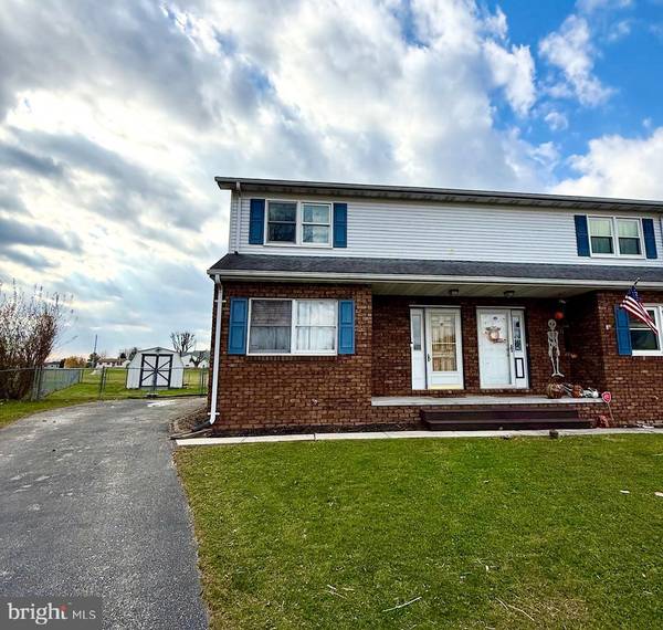 602 CRICKET LN, Mcsherrystown, PA 17344