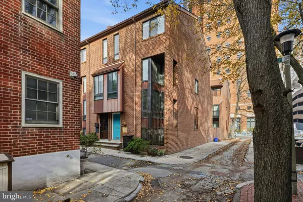 Philadelphia, PA 19107,919 LATIMER ST