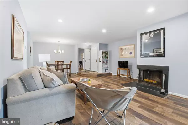 Burke, VA 22015,5819 COVE LANDING RD #303