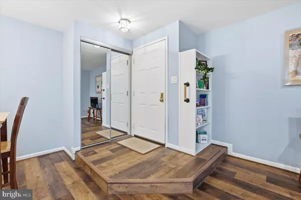 Burke, VA 22015,5819 COVE LANDING RD #303