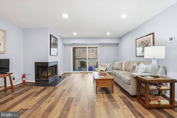 Burke, VA 22015,5819 COVE LANDING RD #303