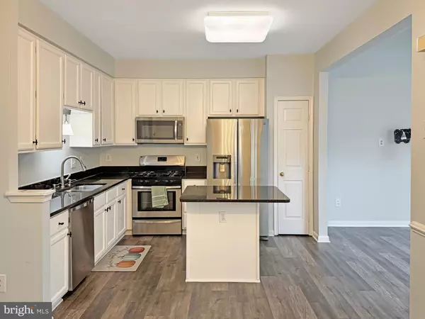 Chantilly, VA 20152,25415 MORSE DR