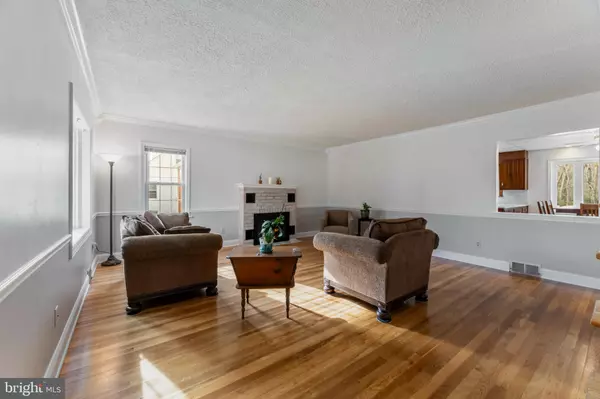 Hamilton, NJ 08619,111 NORCROSS CIR