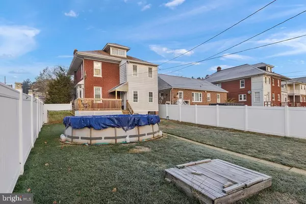 York, PA 17404,698 MARYLAND AVE