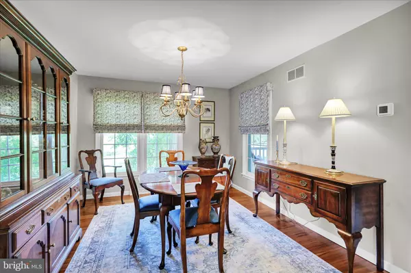 Reading, PA 19610,1907 MEADOW LN