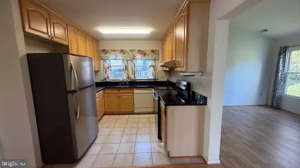 Herndon, VA 20170,12814 FANTASIA DR