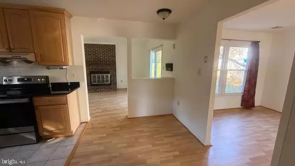 Herndon, VA 20170,12814 FANTASIA DR