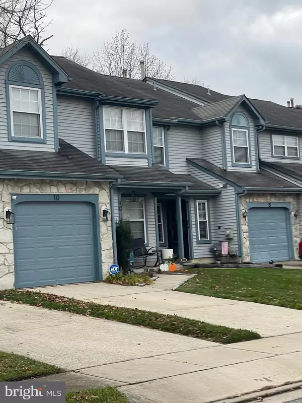 8 KETTLEBROOK DR, Mount Laurel, NJ 08054