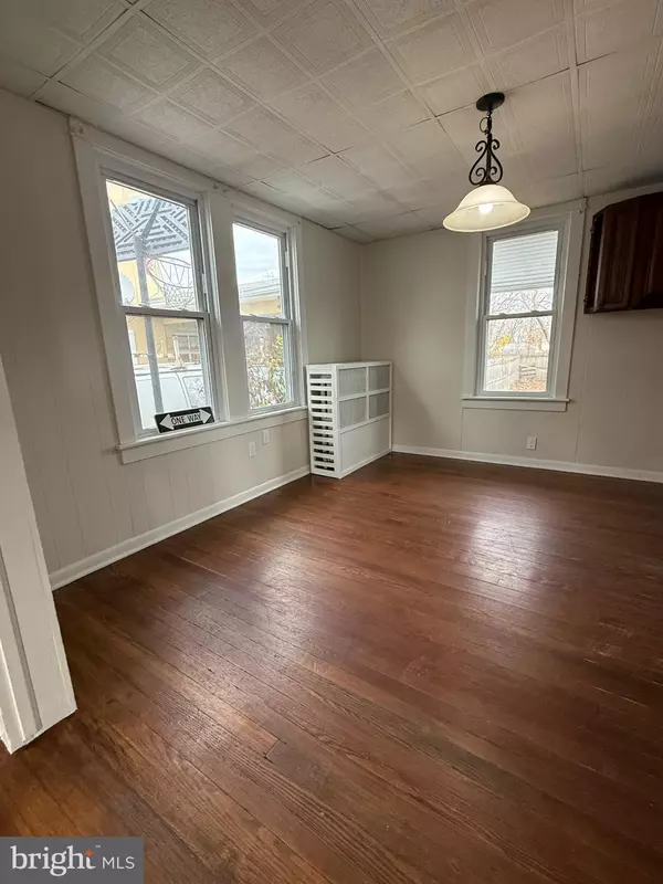 Millville, NJ 08332,7 N 7TH ST