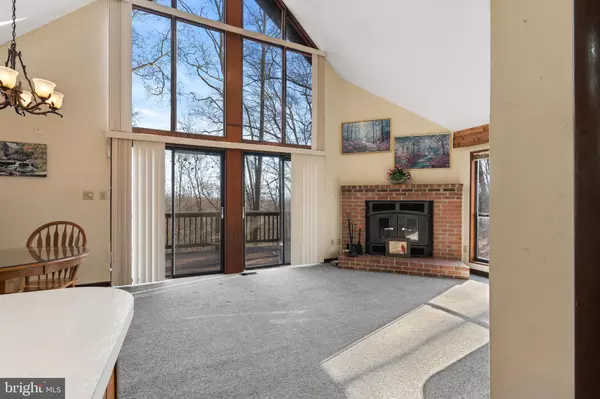 Hedgesville, WV 25427,277 ENDLESS SUMMER RD