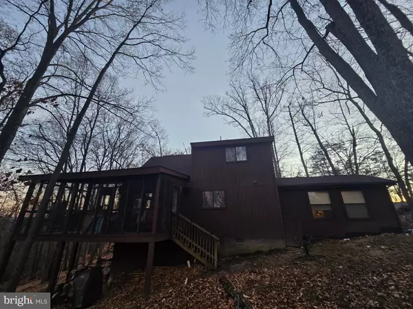 Hedgesville, WV 25427,277 ENDLESS SUMMER RD