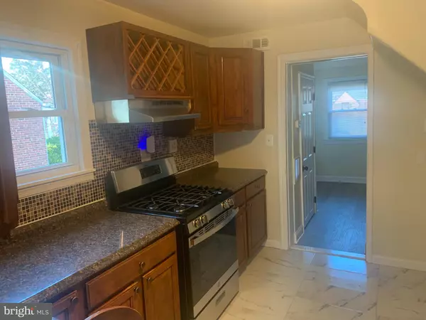 Hyattsville, MD 20783,6417 KNOLLBROOK DR #1