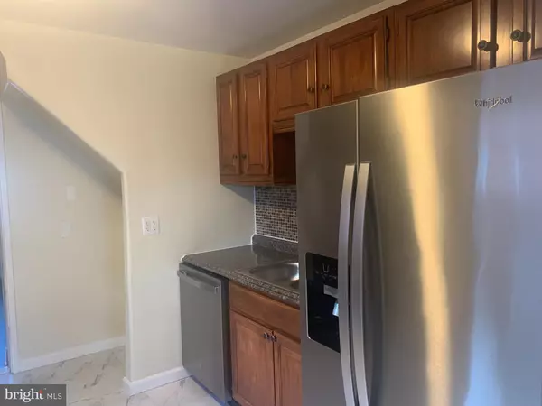 Hyattsville, MD 20783,6417 KNOLLBROOK DR #1