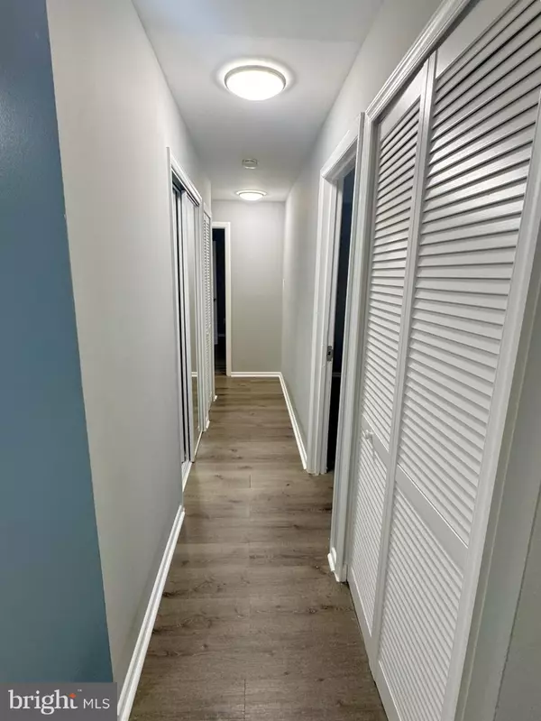 Vienna, VA 22180,218 LOCUST ST SE #143