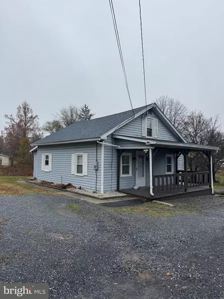 8 SPRUCE LN, Lebanon, PA 17046