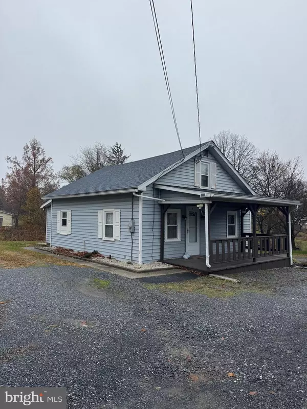 8 SPRUCE LN, Lebanon, PA 17046