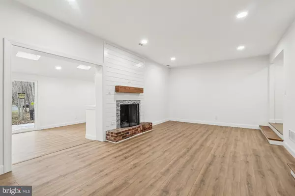 Medford, NJ 08055,27 FAWNHOLLOW CT