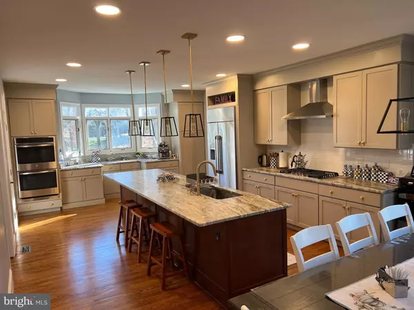 Bethesda, MD 20817,9049 HOLLY LEAF LN