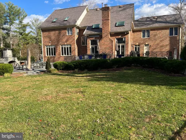 Bethesda, MD 20817,9049 HOLLY LEAF LN