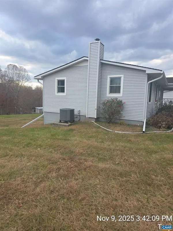 Troy, VA 22974,912 HUNTERS LODGE RD