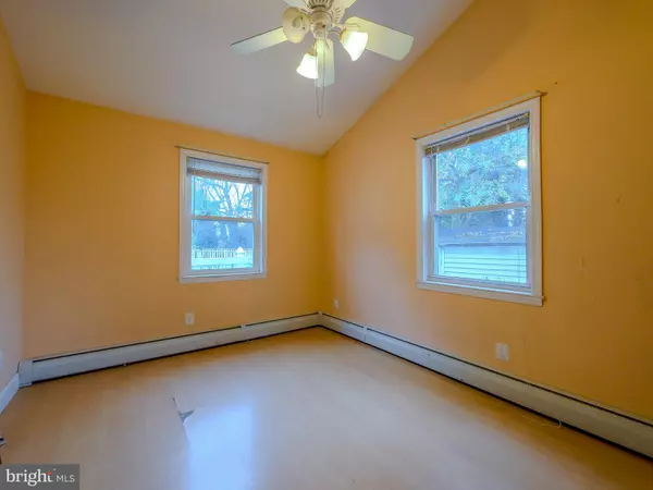 Brookhaven, PA 19015,328 HILLSIDE AVE