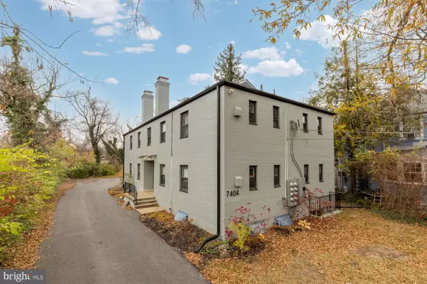 7404 COLUMBIA AVE, College Park, MD 20740