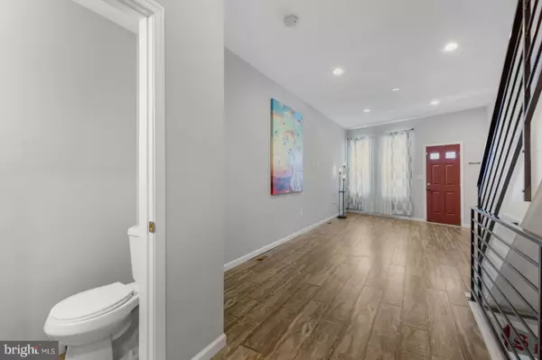 Philadelphia, PA 19148,2208 S 5TH ST