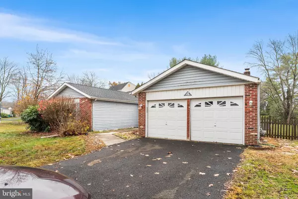 Newtown, PA 18940,4 WESTWOOD CT