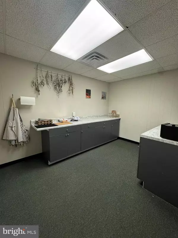 Medford, NJ 08055,560 STOKES RD #S13A