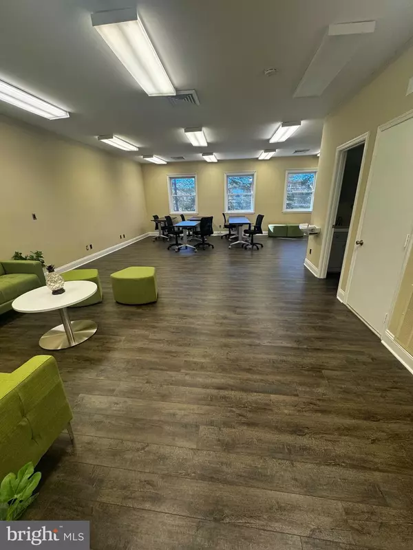 Manassas, VA 20109,7528 DIPLOMAT DR #201