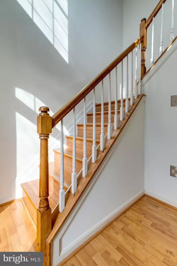 Herndon, VA 20171,2466 CLOVER FIELD CIR