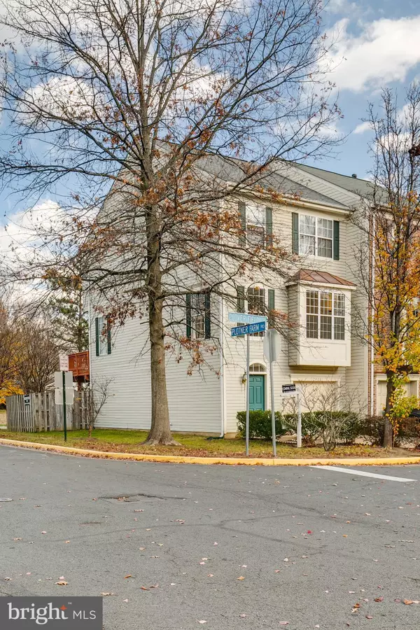 Herndon, VA 20171,2466 CLOVER FIELD CIR