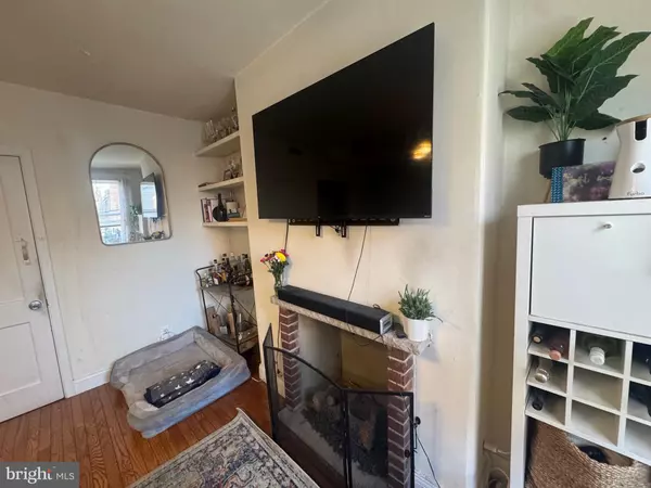 Philadelphia, PA 19146,1943 WAVERLY ST